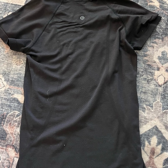 Lululemon Athletica Black Short Sleeve Top - Picture 2 of 2